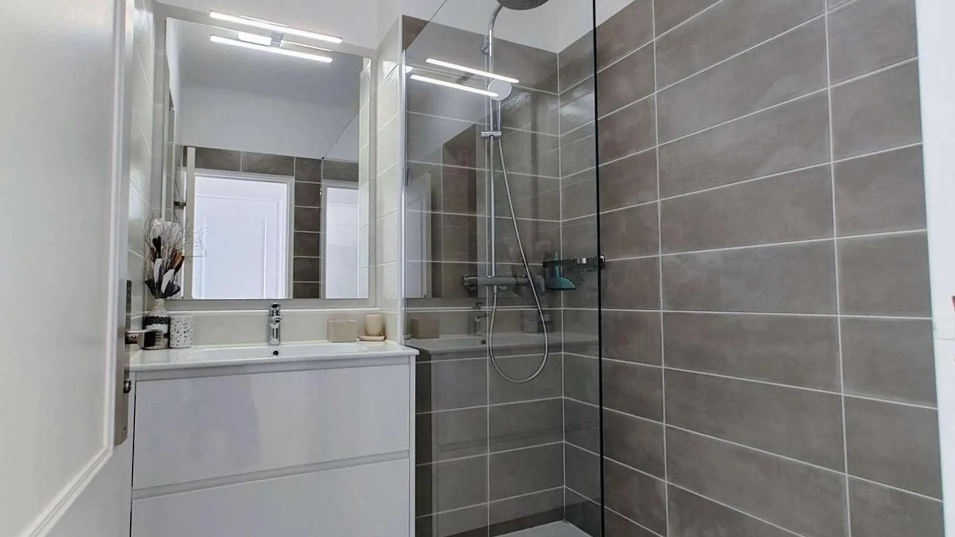Appartement Moderne 4 Pers Avec Clim Et Parking, Villeneuve-Loubet Plage - Fr-1-252A-36 Apartment