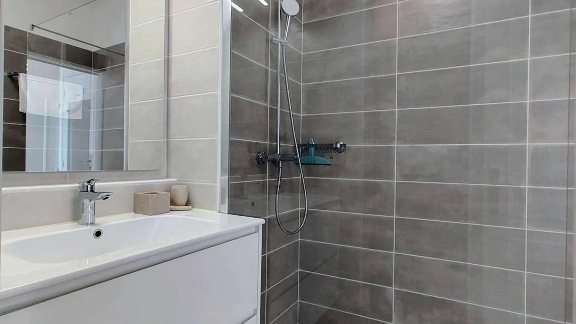 Apartment Appartement Moderne 4 Pers Avec Clim Et Parking, Villeneuve-Loubet Plage - Fr-1-252A-36